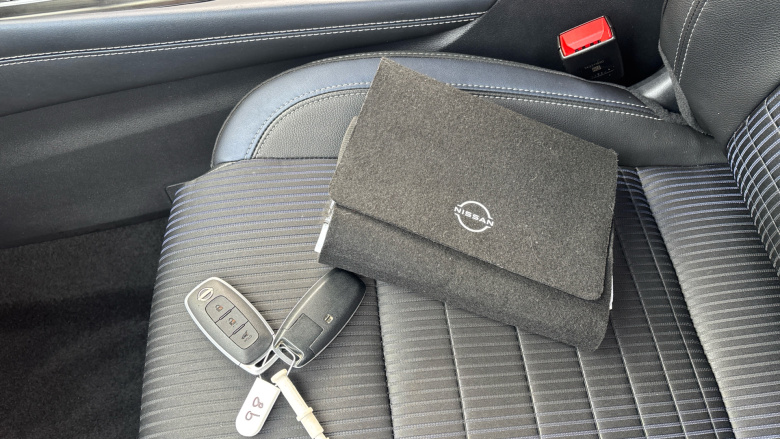 Nissan Qashqai 1.3 DiG-T MH Tekna 5dr Petrol Hatchback